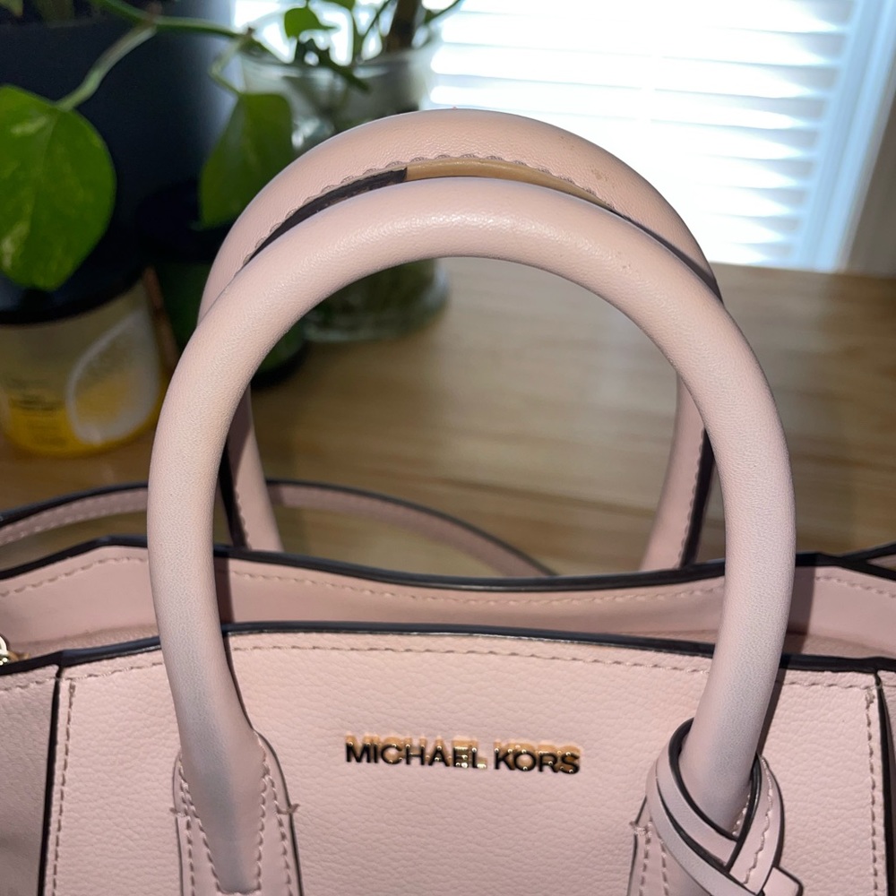 Michael Kors purse - Picture 2 of 4